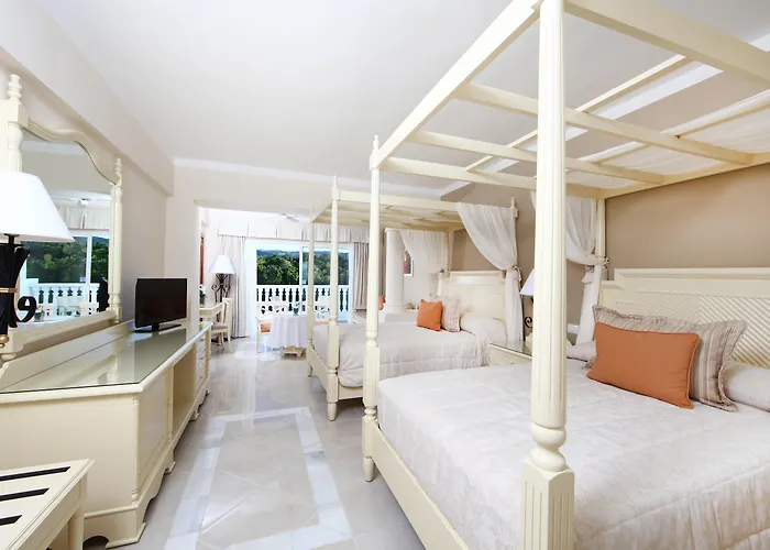Bahia Principe Luxury Runaway Bay (Adults Only)